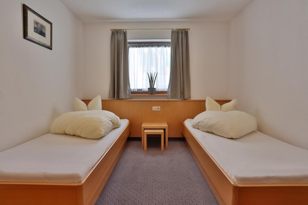 Apartmenthaus Joerg แซร์เฟาส์ ห้อง รูปภาพ