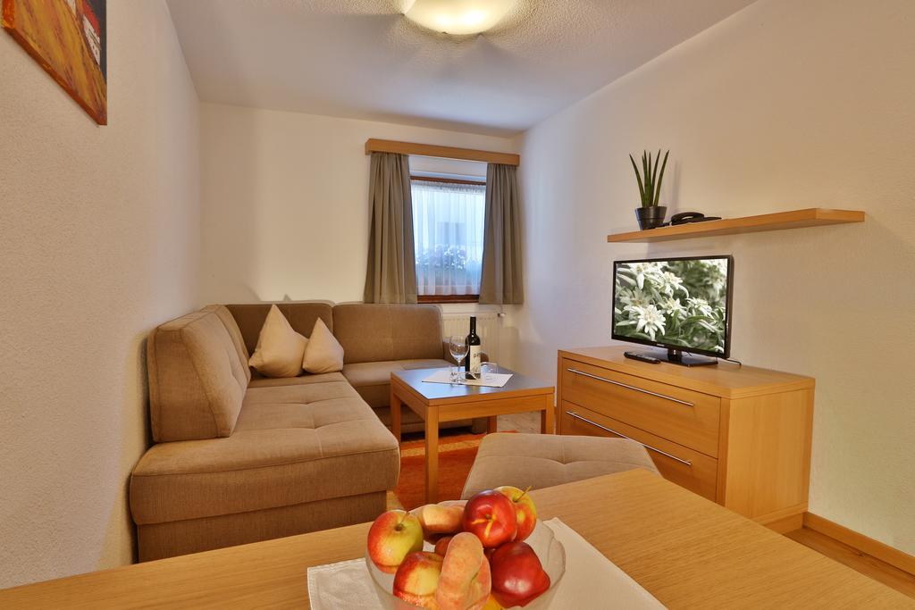 Apartmenthaus Joerg แซร์เฟาส์ ห้อง รูปภาพ